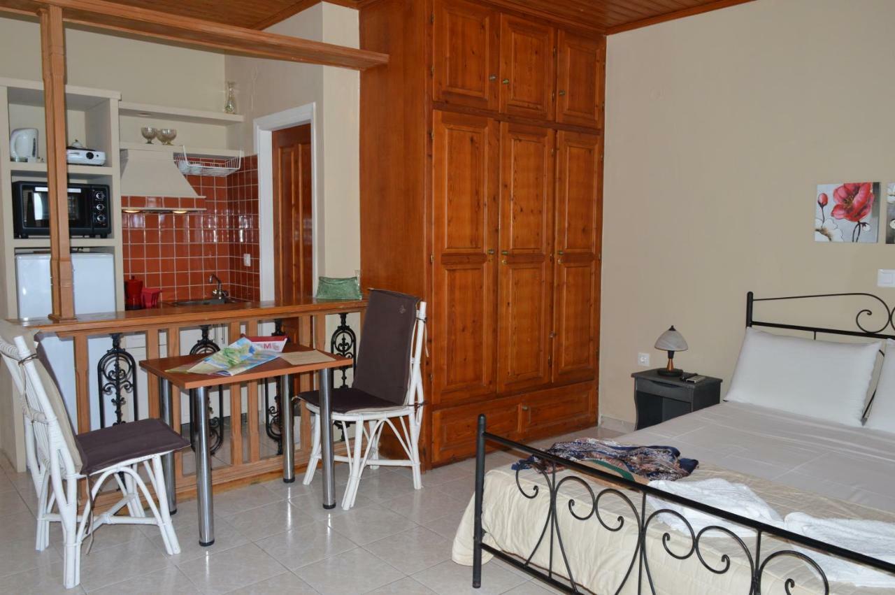Vanessa Studios Poros  Extérieur photo